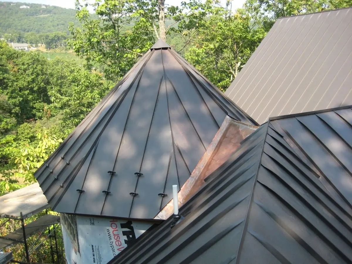 Professional Roof Tarp Installation by Craftsman Roofing in Valleywood Corners